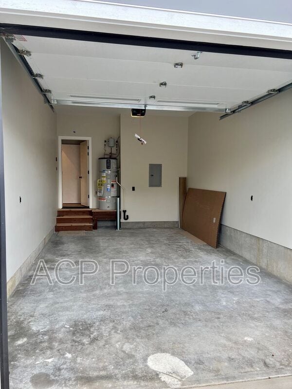 Photo - 110 Baker St