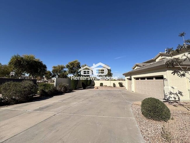 Photo - Your very own personal "Country Club" and Desert Oasis at Dobbins Point!