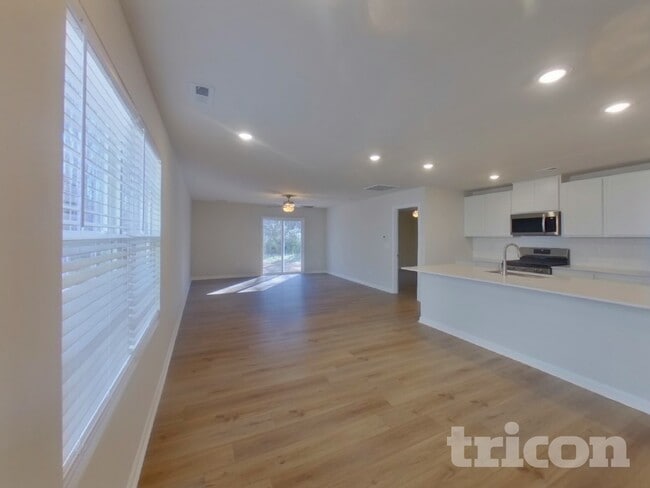 Photo - 139 Clairvale Ct