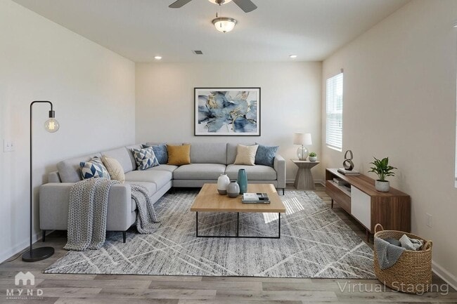 Photo - 354 Rayland St