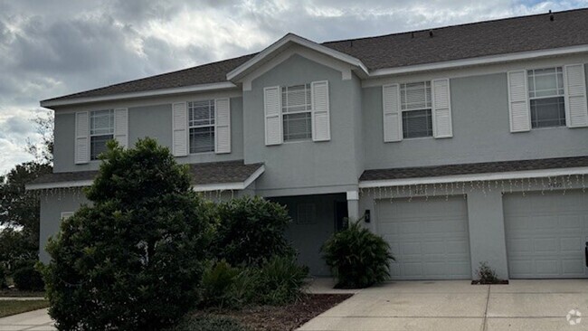 Building Photo - Annual Townhome 3 bedroom 2.5 bath, unfurn...