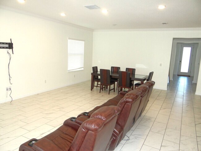 Photo - Spacious 4/3/3 home in Mirada