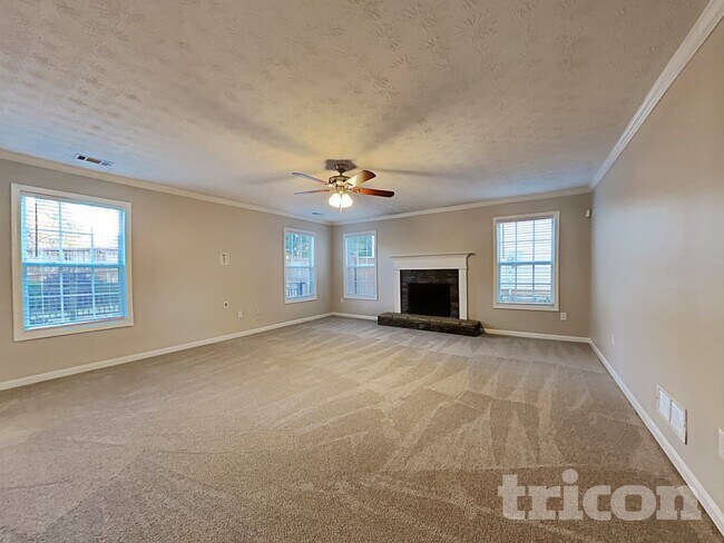 Photo - 172 Watson Grove Rd SW