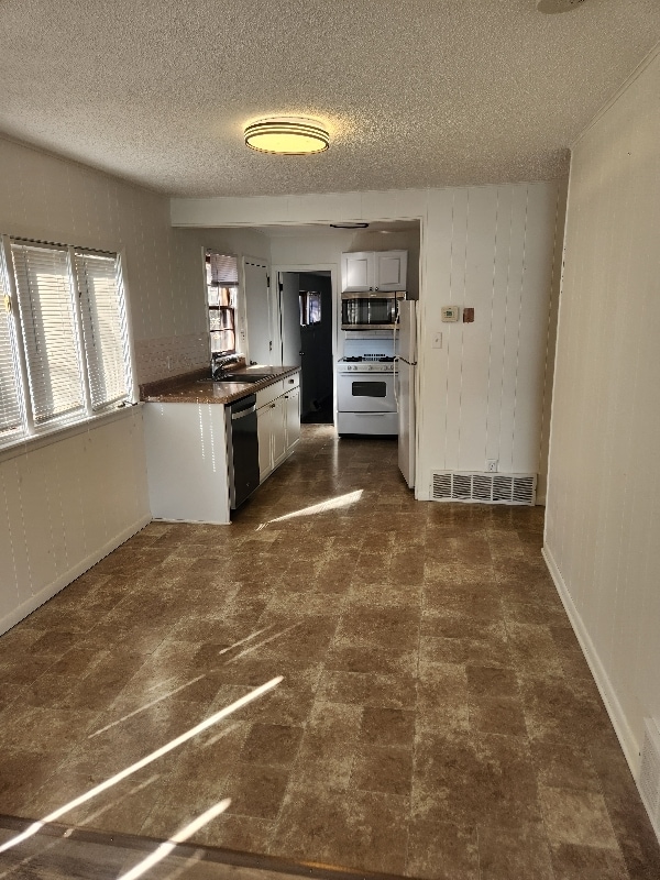 Photo - 1400 Woodlawn Beach