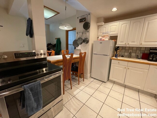 Photo - 50 Radnor Rd Unit 1A