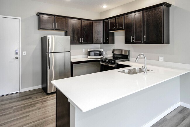 Cross Creek Apartments