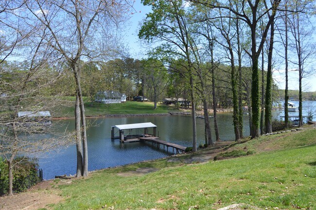 Photo - 125 Broadview Cir