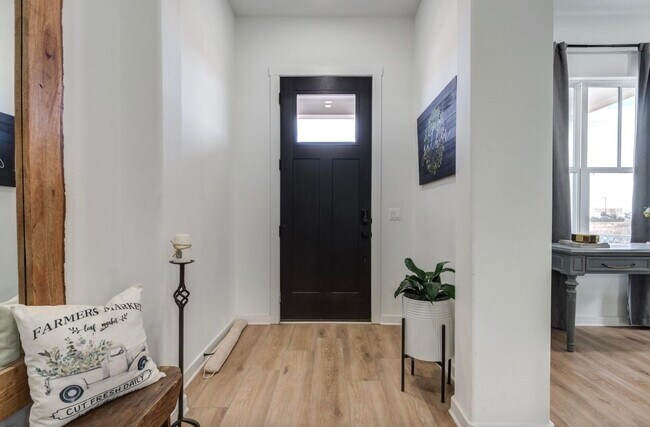 Photo - 12016 Savannah Ave