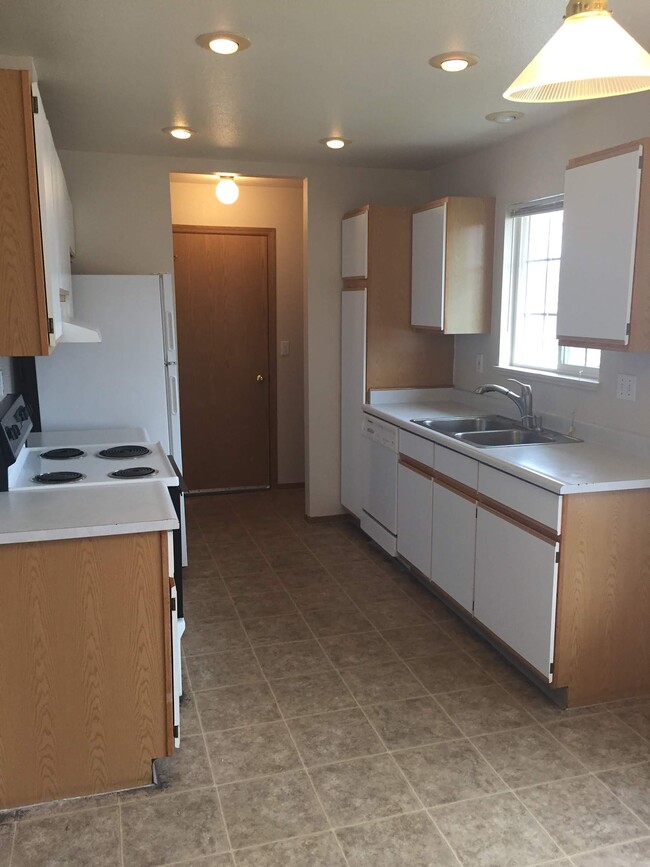 Kitchen - 1603 Checola St Apartments Unit Checola