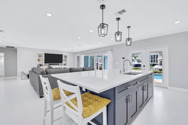 Photo - 836 NE 72nd St