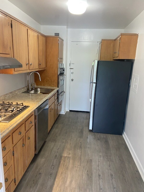 Kitchen angle 1 - 10500 Rockville Pike (Rockville, MD)