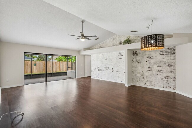 Charming 3-Bedroom Home in Desirable Oviedo!