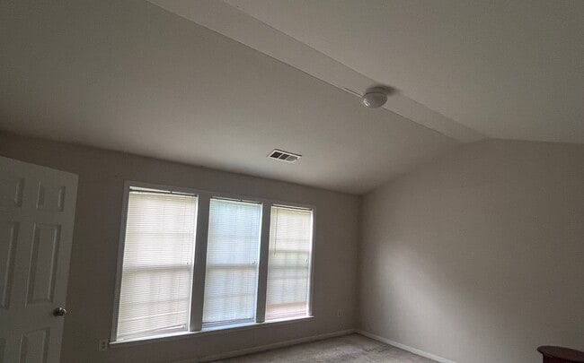 Photo - 3295 Saville St SW