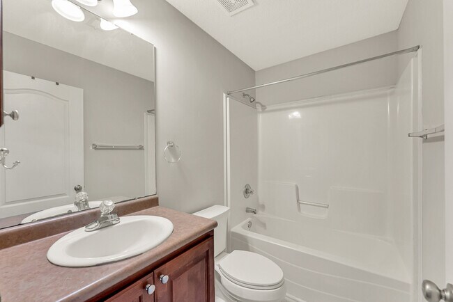 Photo - 211 High Green Dr