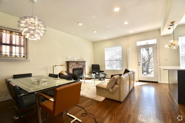 Building Photo - 5638 N Winthrop Ave Unit 1 Rental