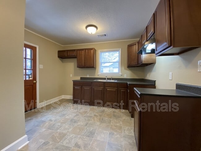 Photo - 2311 Alameda Ave