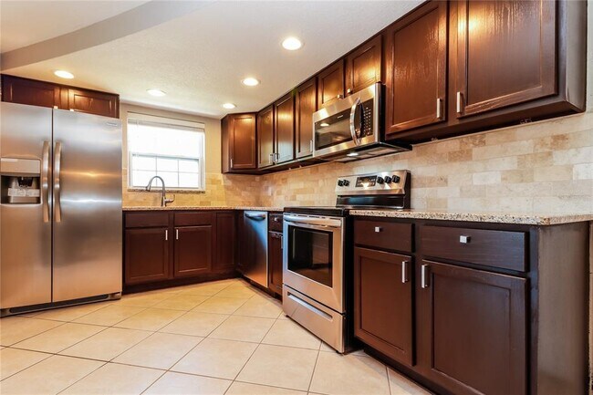 Photo - 3208 Primrose Dr