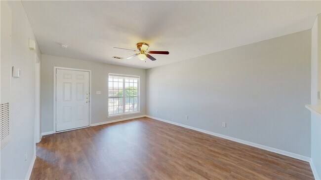 Photo - 1507 Hollow Hill Dr Unidad D