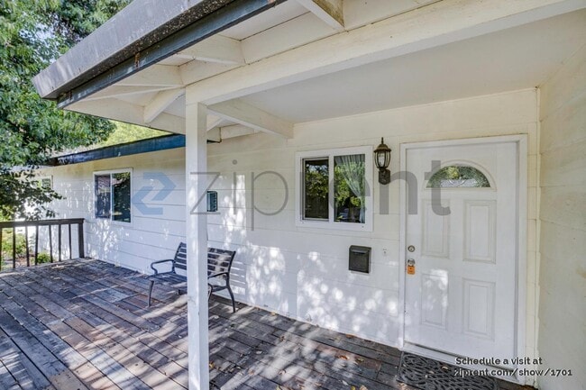 Photo - 950 Pecan Pl