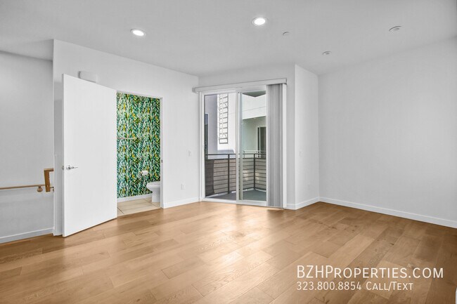 Photo - 1240 Gordon St