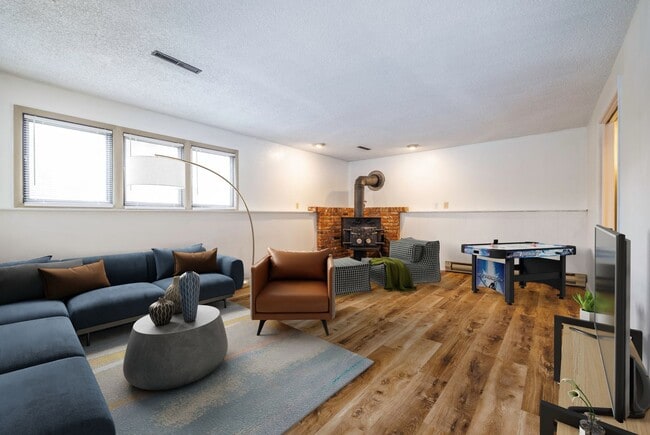 Building Photo - 2 bedroom 1 bath close to downtown Unit 416 N 19th -  B