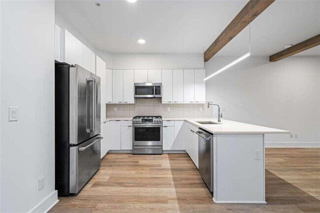 Photo - 346 Peters St SW Unit 308