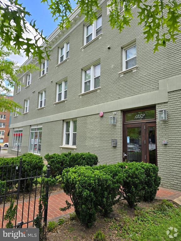 Building Photo - 1352 Longfellow St NW Unit 302 Rental