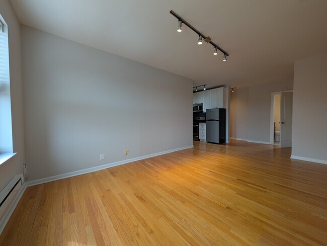 Photo - 2832 W Palmer St Unit 301