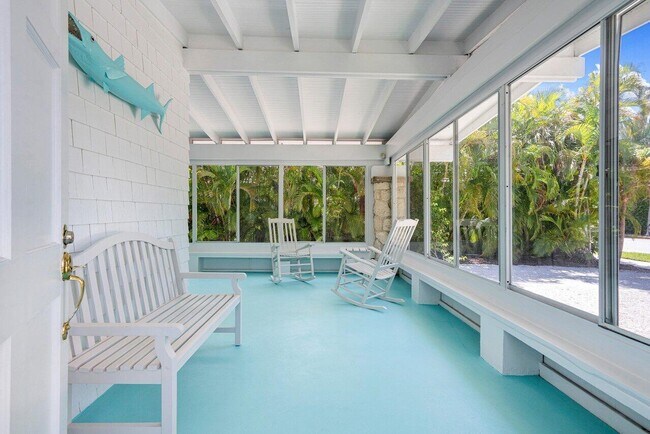 Photo - 141 Chilean Ave