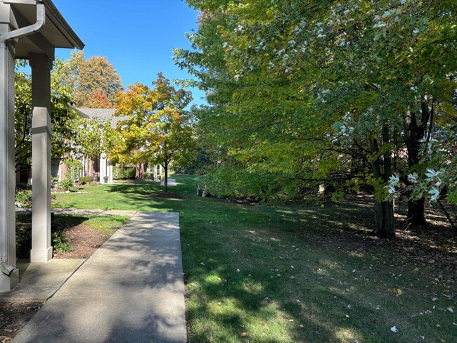 Photo - 43750 Rushcliffe Dr