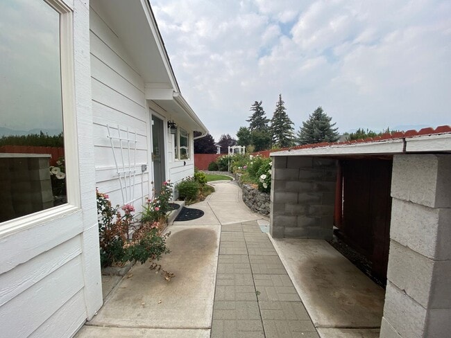 Photo - 4/3/2 Beautiful Home in Minden