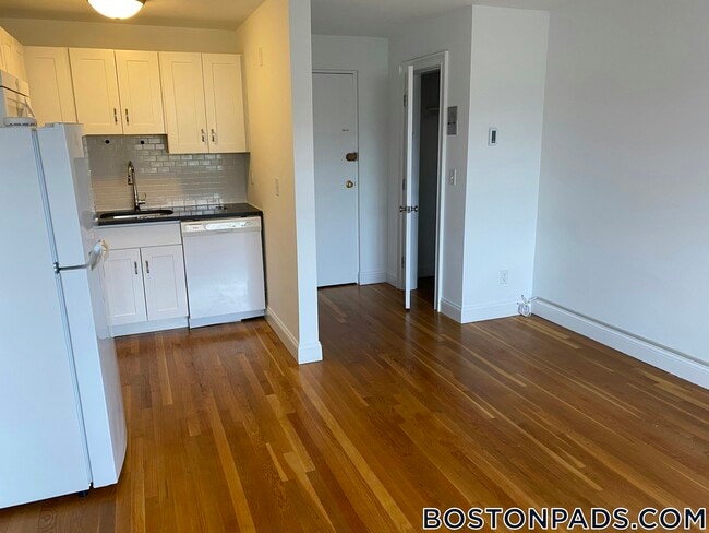 Building Photo - 134 Summer St