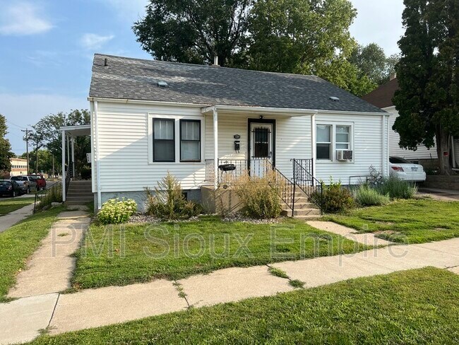 Photo - 1304 E 4th St Unidad 1