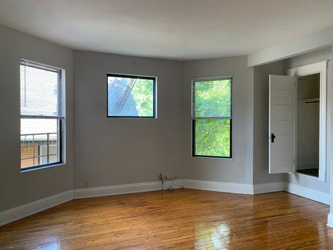 Photo - 287 McCormick Plz Unit 2