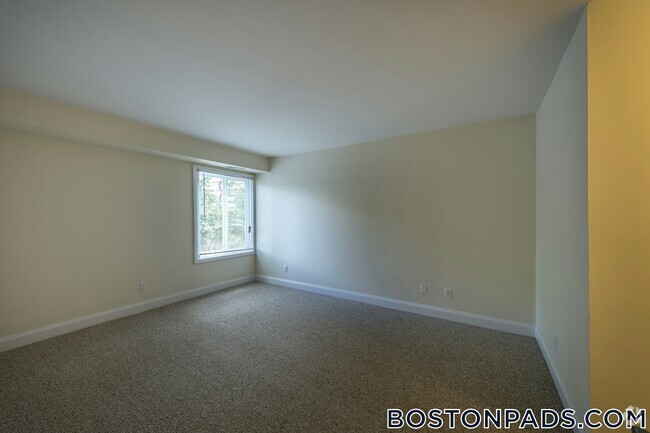 Building Photo - 16 Westgate Dr Rental