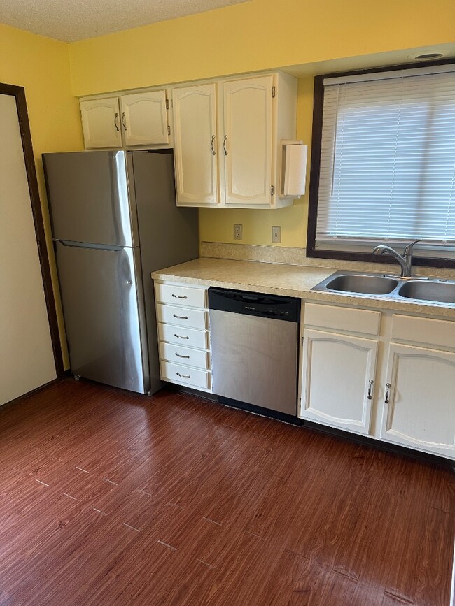 Photo - 2307 Prairie View E