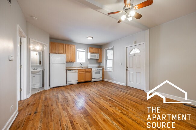 Building Photo - 1512 W Erie St Unit 1