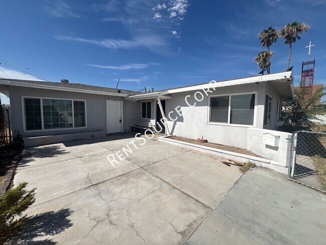 1200 Kelly Dr