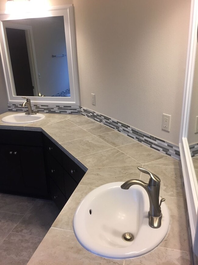 Photo - 2896 Northwest San Pedro Avenue