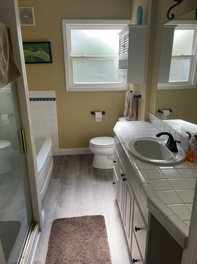 Bathroom with tub and shower - 2732 Eccleston Ave