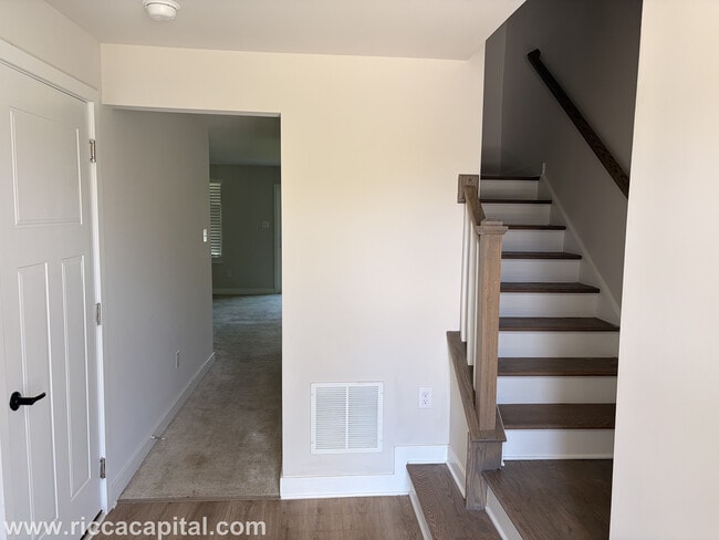 Photo - 119 Plaza Dr