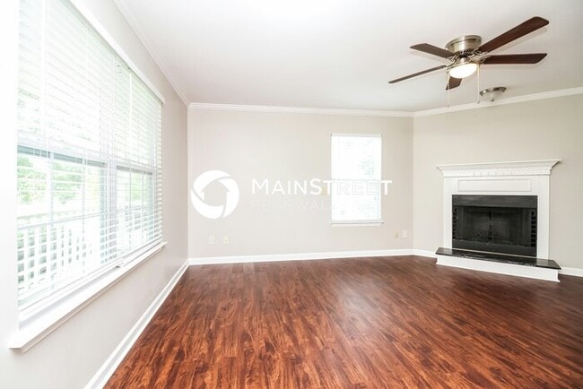 5 Bedroom Pet-Friendly Home in La Vergne, TN with Main Street Renewal