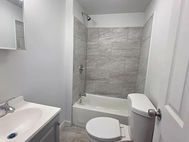 Photo - 69 Frank St Unit #2