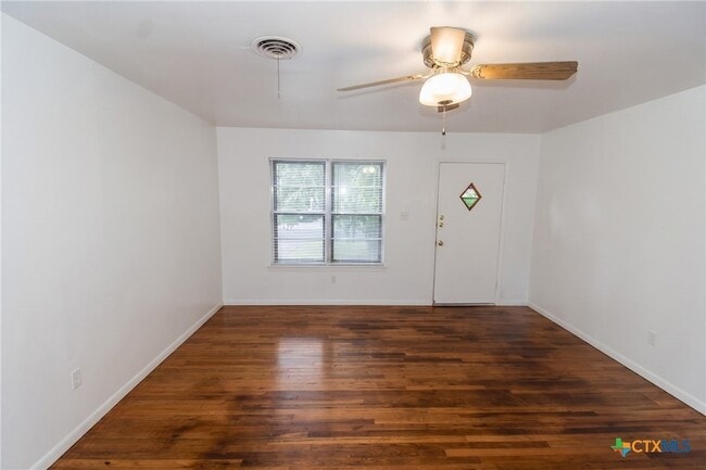 Photo - 304 Ridge St
