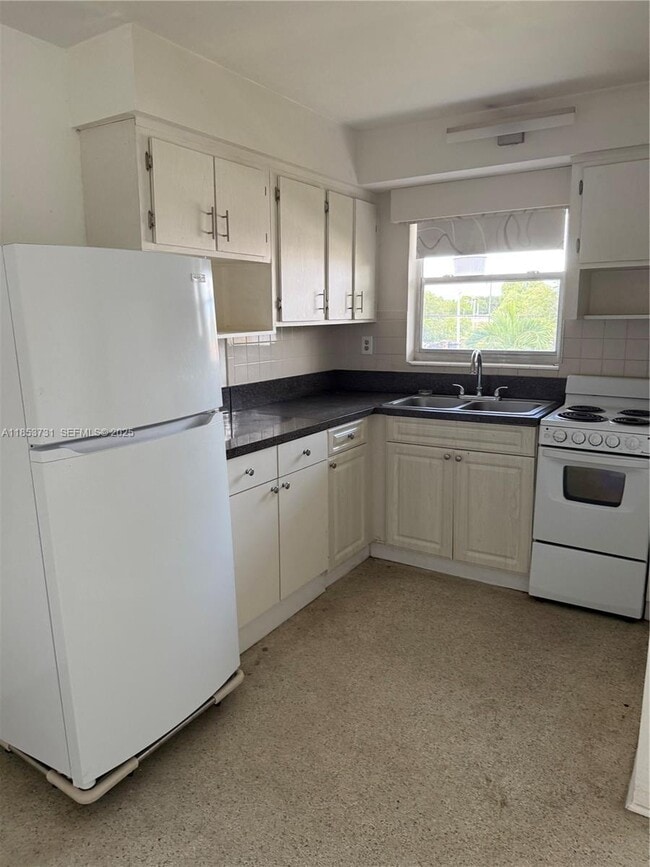 Photo - 519 SW 27th Ave Unit 207