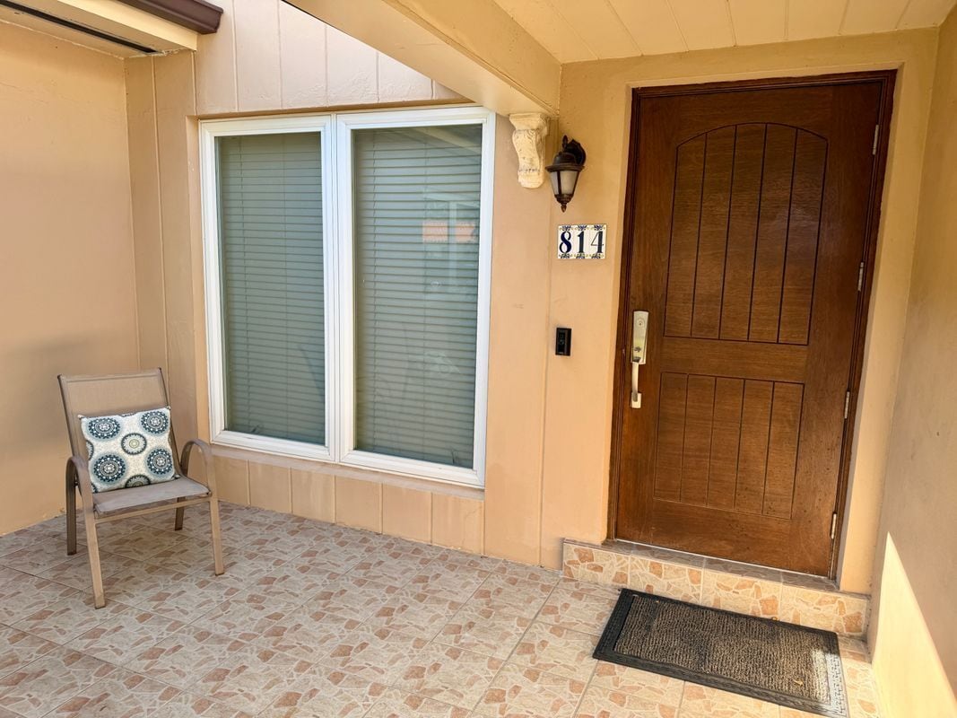 Photo - 814 Capri St