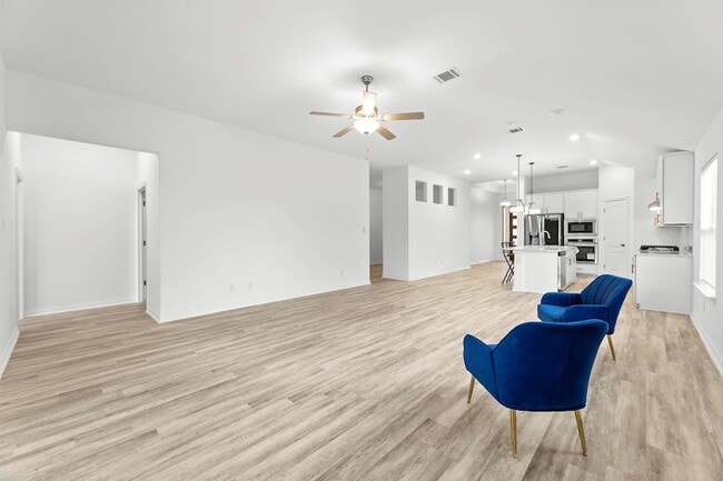 Photo - 489 Cherrystone Loop