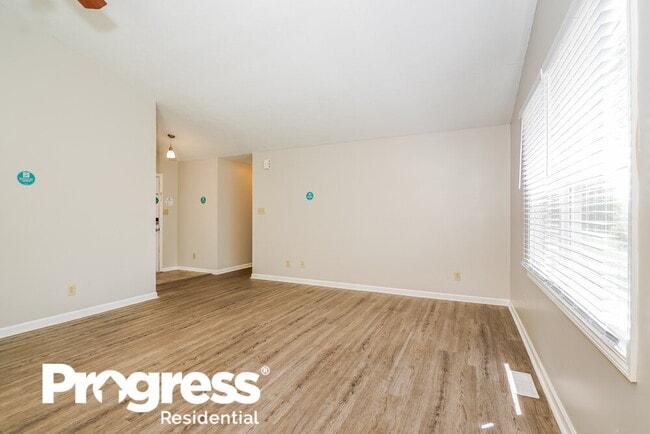 Photo - 451 Meadowlark Dr