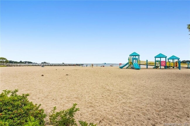 Photo - 1124 Shippan Ave