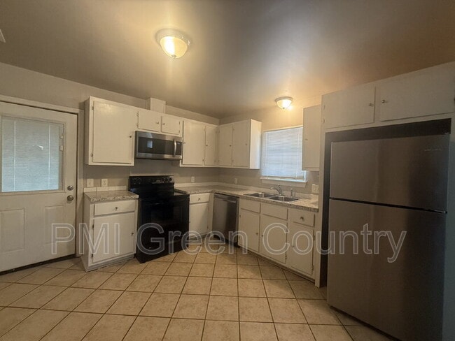 Photo - 519 E Zion St